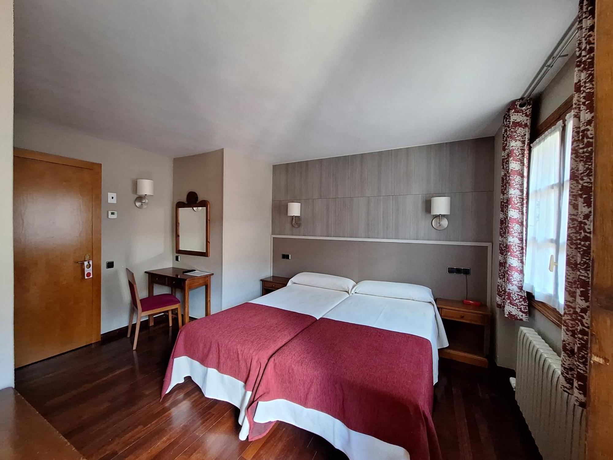 Hotel Aragueells Benasque Exterior photo
